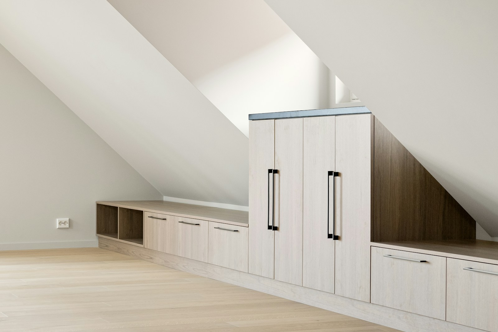 mobilier sur-mesure sous pente